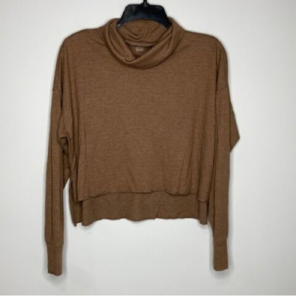 AE Turtleneck Top
